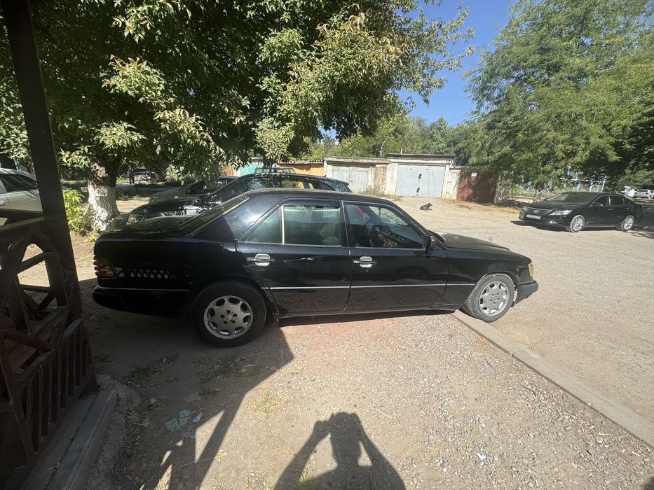 Мерседес w124 в нормальном состояние