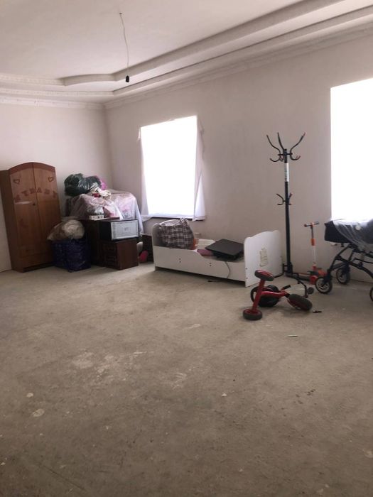 Xovli sotiladi  Motrid 4 sotok 2 etajli