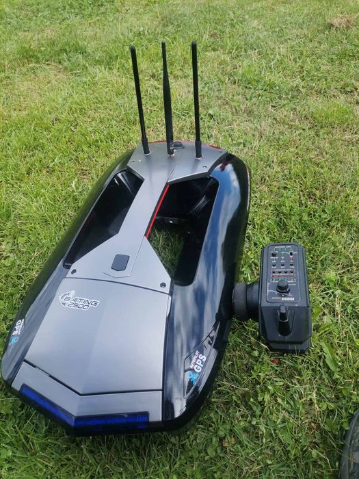 Baiting 2500 . С вграден сонар Toslon TF520