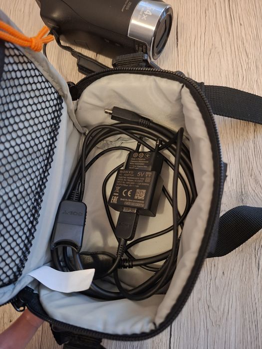 Цифрова видеокамера Sony - HDR-CX240E