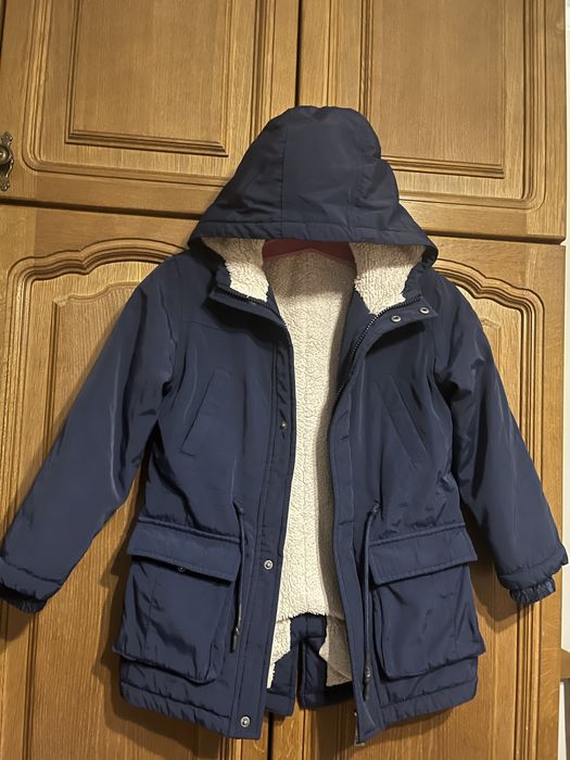 Продам детские куртки, дубленку.