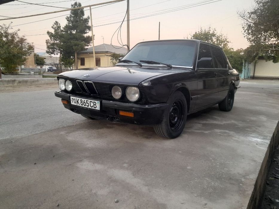 BMW E28. MADIL  mashina