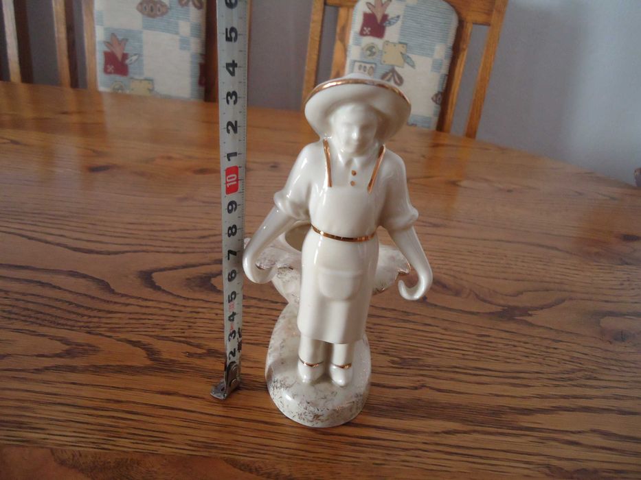 Порцеланова фигура с позлата