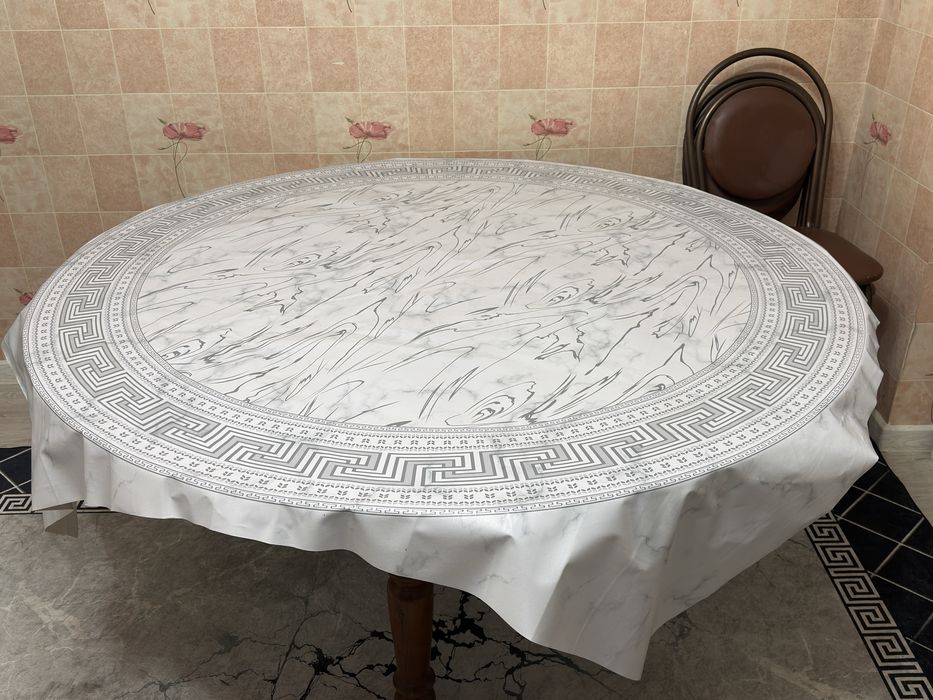 Продам круглый стол большой