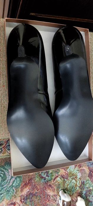 Продам туфли женские модельные