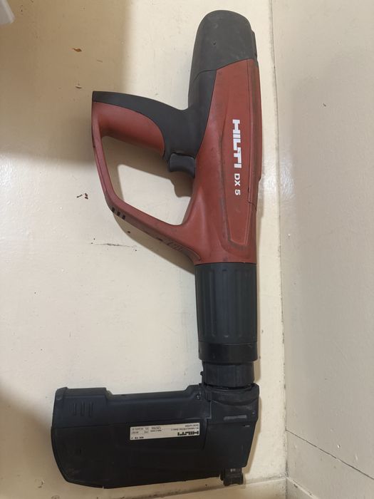 Монтажный пороховой пистолет Hilti DX 5