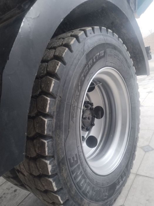 Isuzu samosval sotiladi