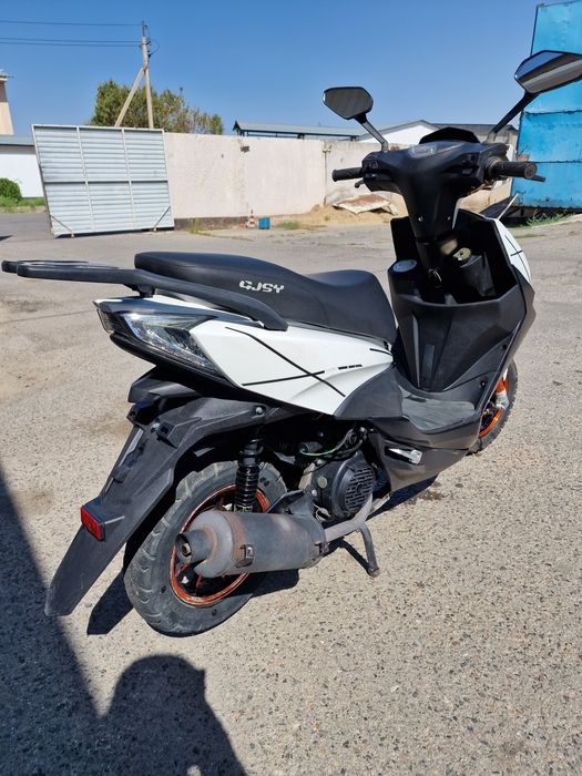 Скутер в хорошем состоянии.