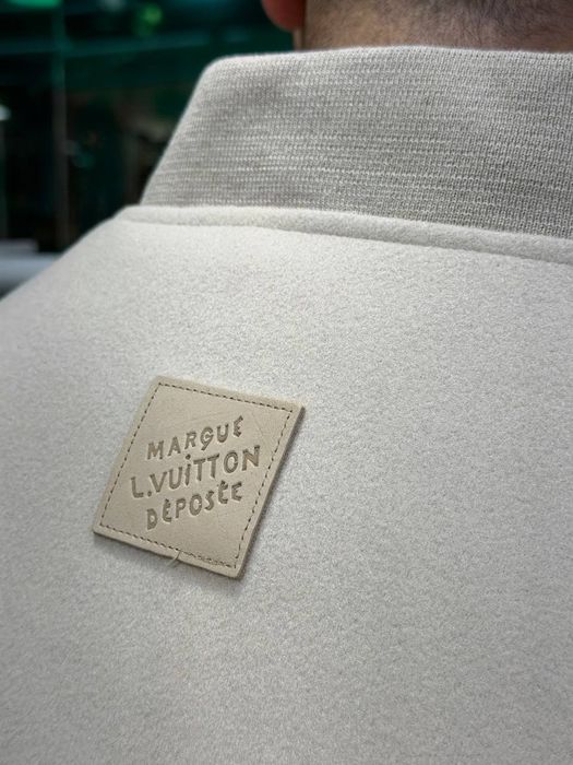 Oferta! Geaca LV. Model superb si rar. Calitate premium.Toate marimile