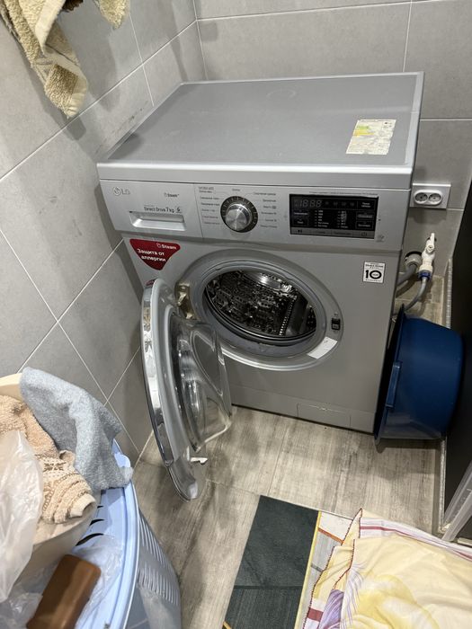 Стиральный машина LG до 7кг хорошый состояния скидка будет договоримся