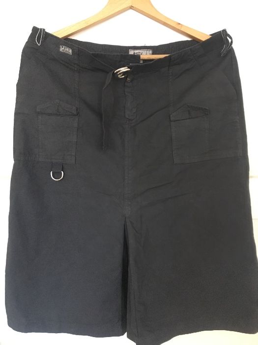 2 черни поли с дължина до коляното