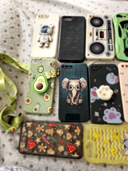 Iphone 7 plus ,se vinde cu 20 de huse impecabil