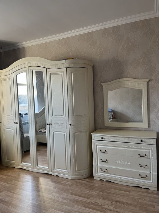 Продаётся мебельный гарнитур