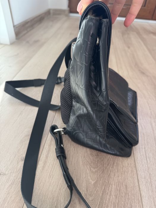 Armani exchange раница.