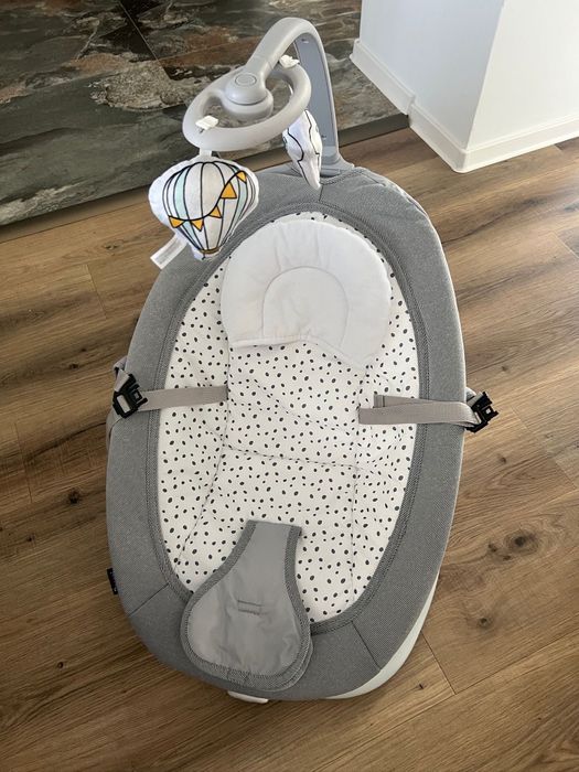 Fotoliu balansoar Lionelo  Cu vibratii Pascal Scandi Cu 12 melodii linistitoare Pliabil  80x49 cm Gri Deschis