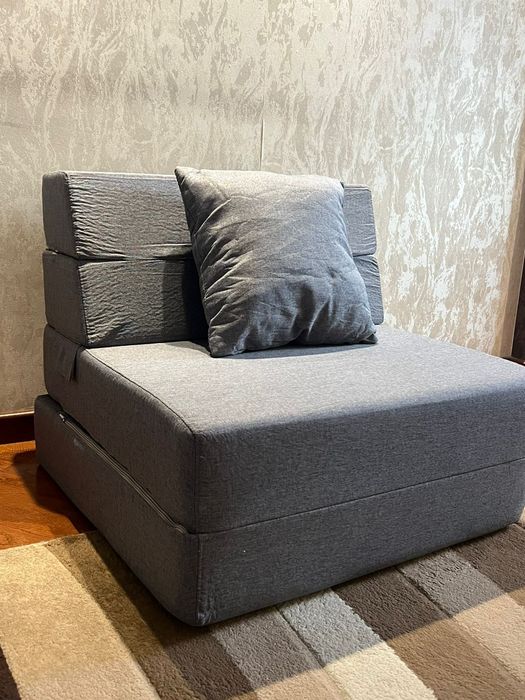 Бескаркасный диван