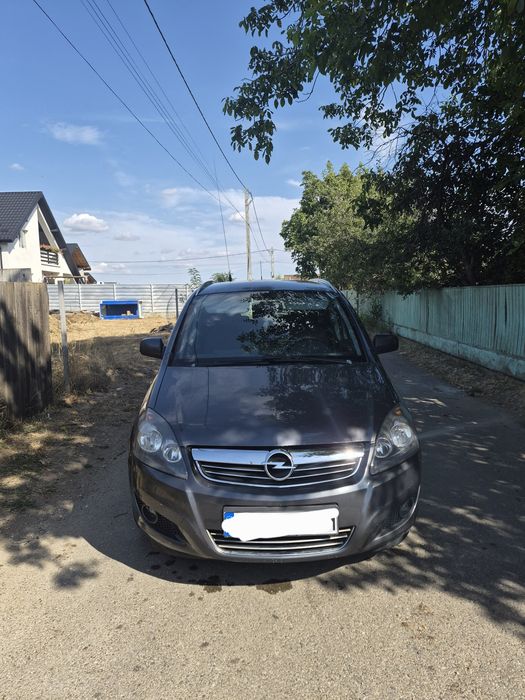Vând Opel Zafira
