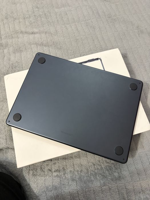 Macbook Air 13,6” M3 256/8 (2024) в идеале
