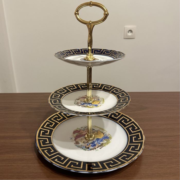 Фарфоровая новая трехэтажная фруктовница, конфетница крутящаяся
