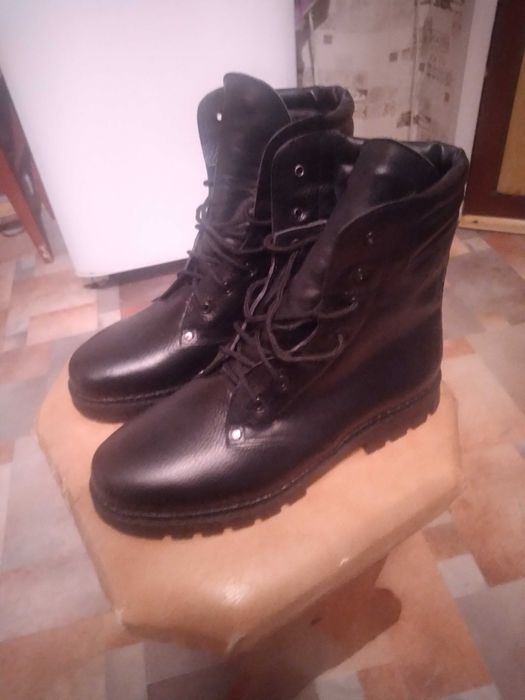 Продам мужские сапоги берцы