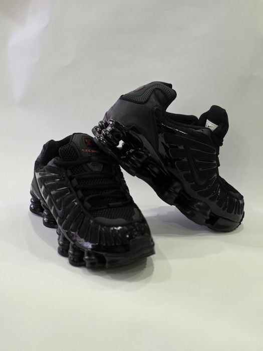 Nike Shox black.