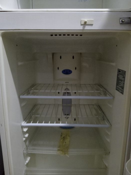 LG xolodilnik sotiladi