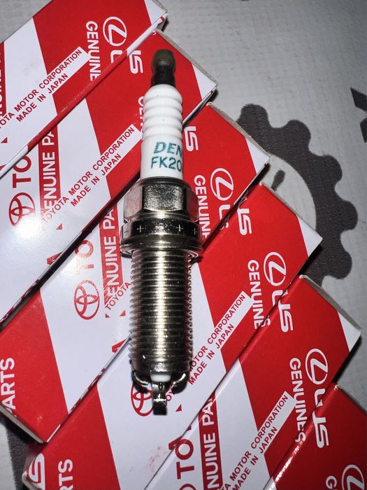 Оригинальные иридиевые 3х контактные свечи зажигания Lexus, Toyota