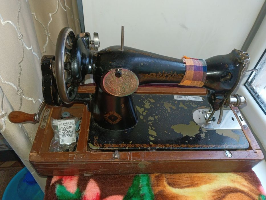 Продам швейную машинку