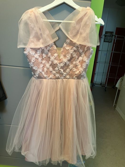 Официална рокля с 3D цветя, обличана веднъж