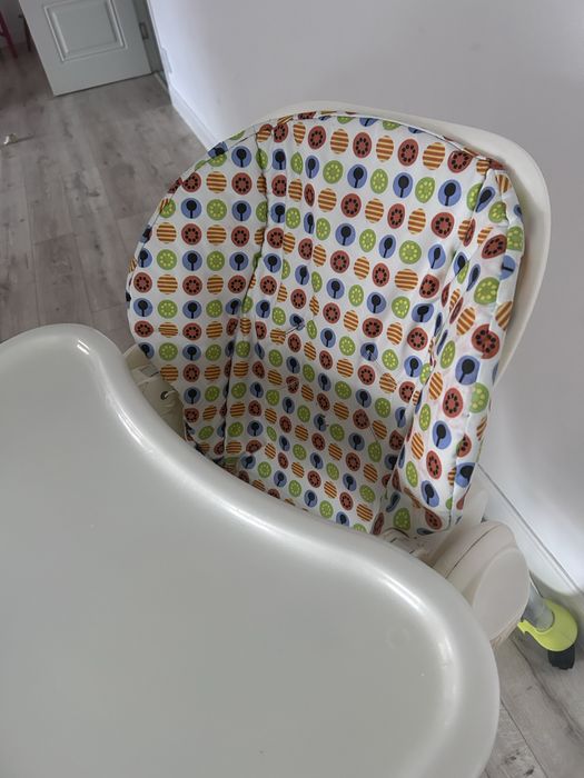 Детский стулчик 2 в 1 Chicco.