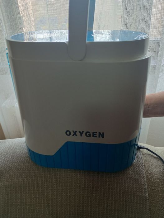 Vand aparat respirator portabil cu batterie reincarcabila  marca Oxyge