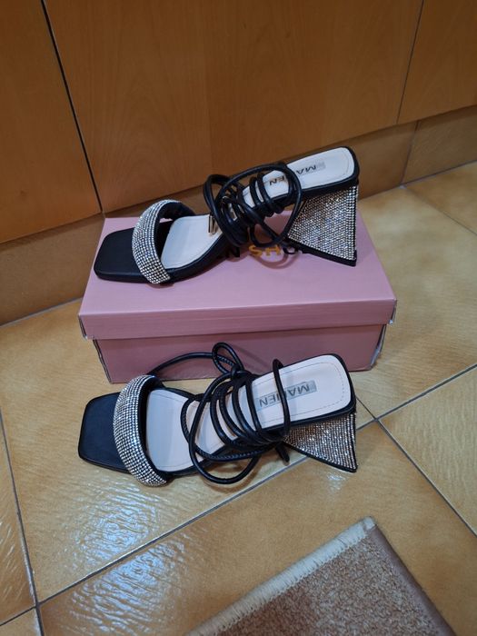 Красиви и удобни дамски сандали в комплект с чанта