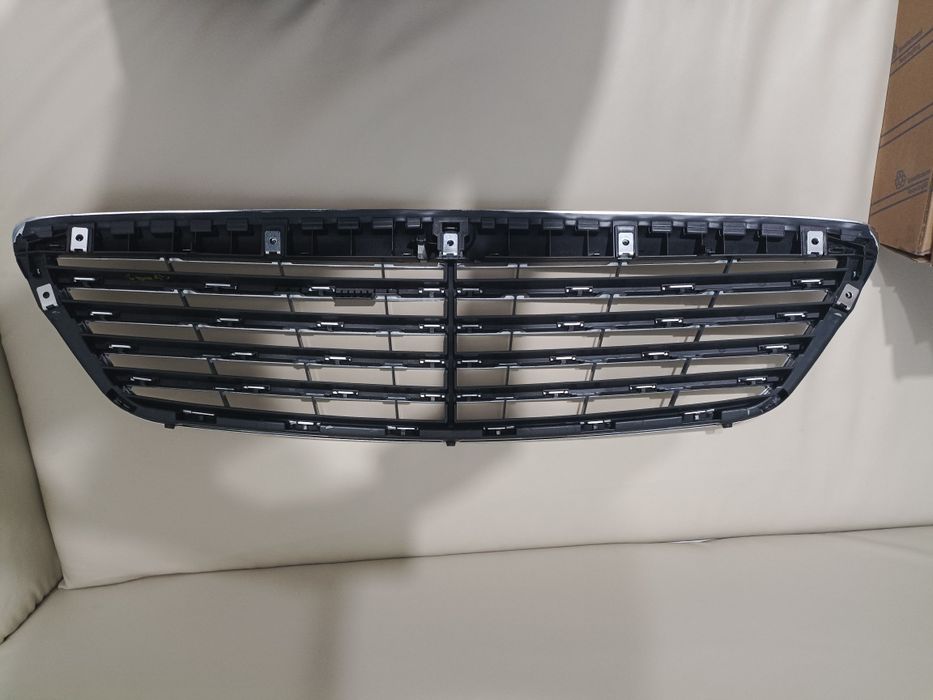 Решетка радиатора мерседес w221 до рестайлинг. S класс.