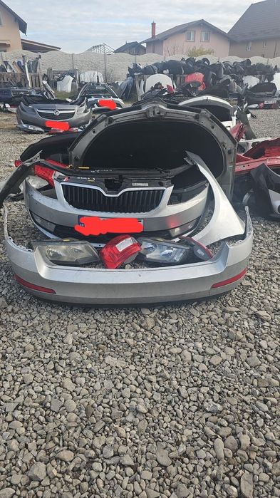 Bara fata capota tragar distonic skoda octavia 3 aripi triple break