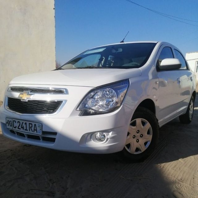 Moshina holati yaxshi hamma joyi radnoy ideyalni turibdi