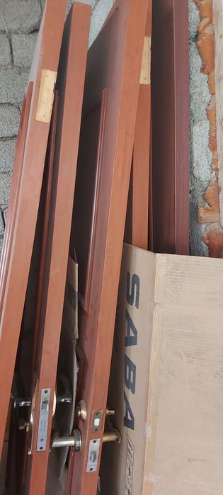 Есіктер б/у межкомнатне 10000