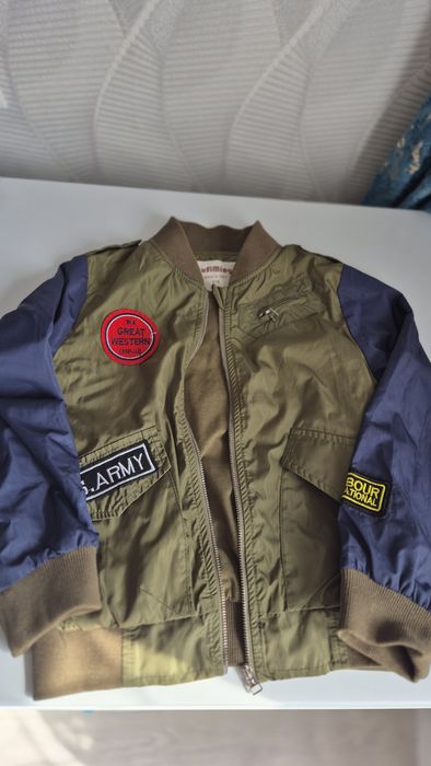 Продам вещи на мальчика 3-5лет