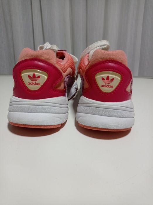 Adidasi Adidas ,piele si panza nr 40 jumate