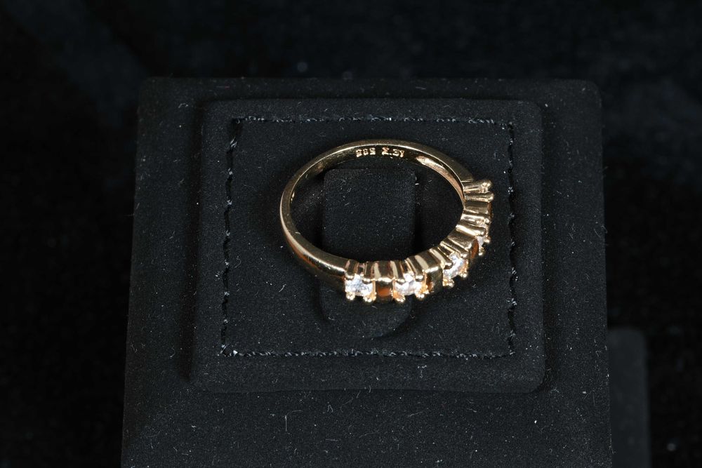 Златен Пръстен Халка 585 ( 14к) с Цирконий 2.98 грама Размер 54 1/2