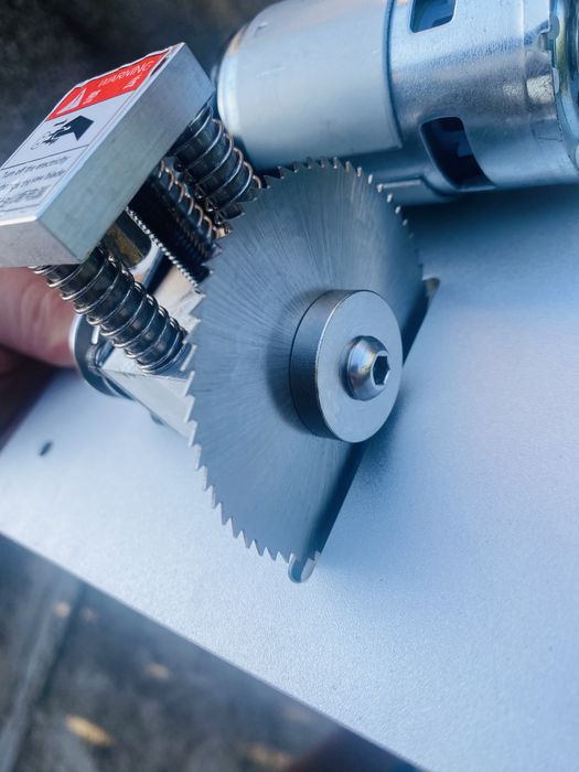 Циркуляр 12 Хил оборота, малък за моделиране, мини машина