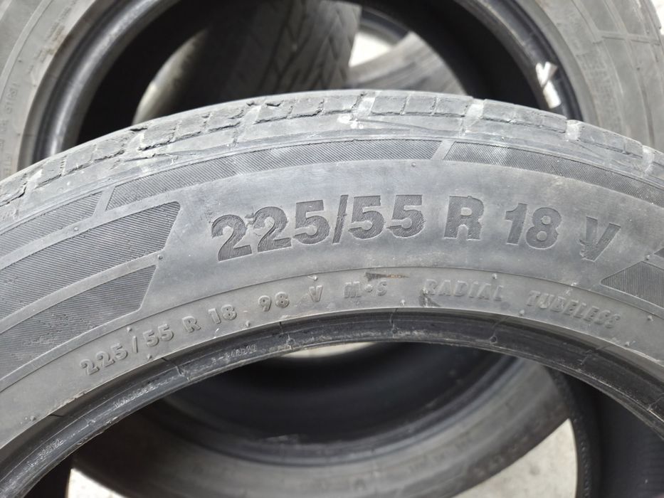 4 броя 225 55 18 Continental Conticrosscontact LX2 FR борд 225/55 R18 за 4x4 джипове или SUV.