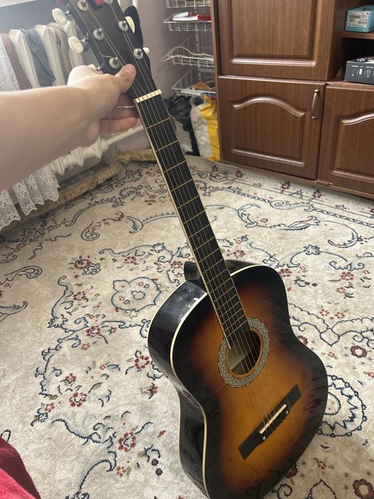 Гитара акустика продам