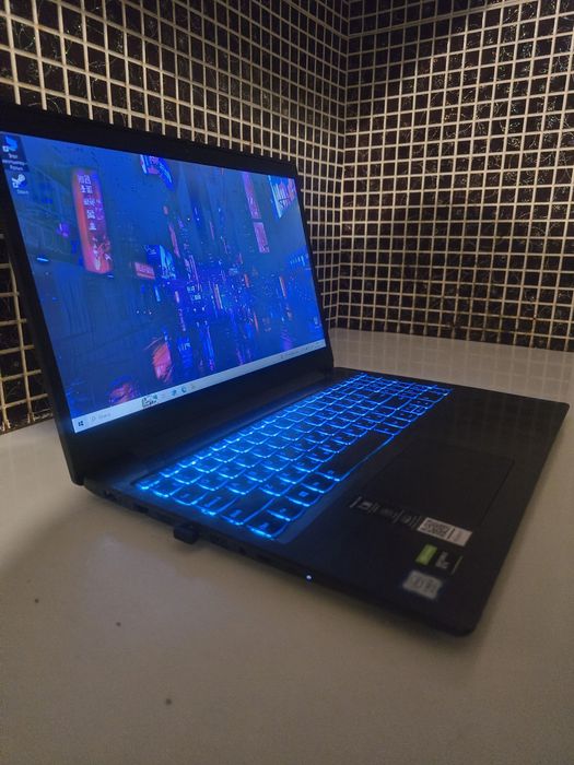 Игровой ноутбук Lenovo