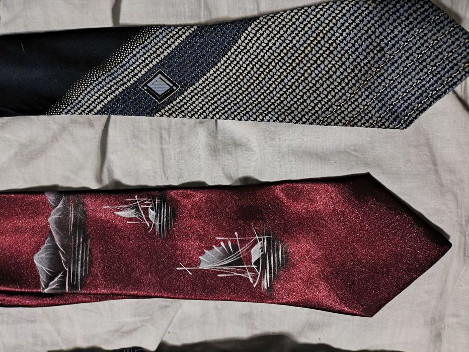 Пять мужских галстуков