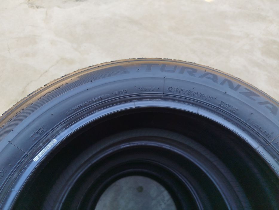 225 55 R17 Shina Brijistone