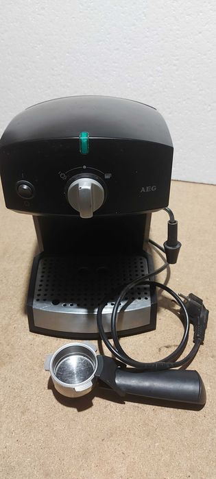 Еспресо кафемашина AEG