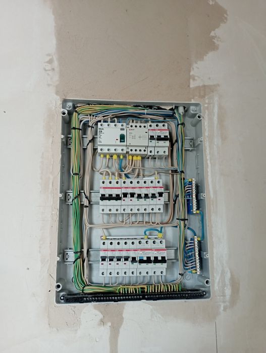 Услуги электрика, электромонтажника