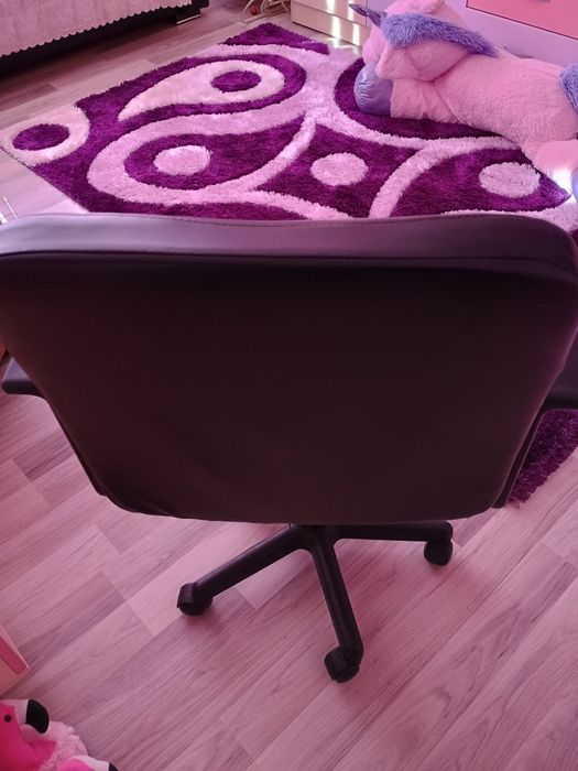 Офис стол кожен..