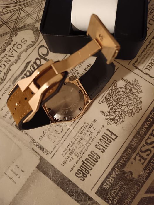 Продам часы Hublot.  Новые