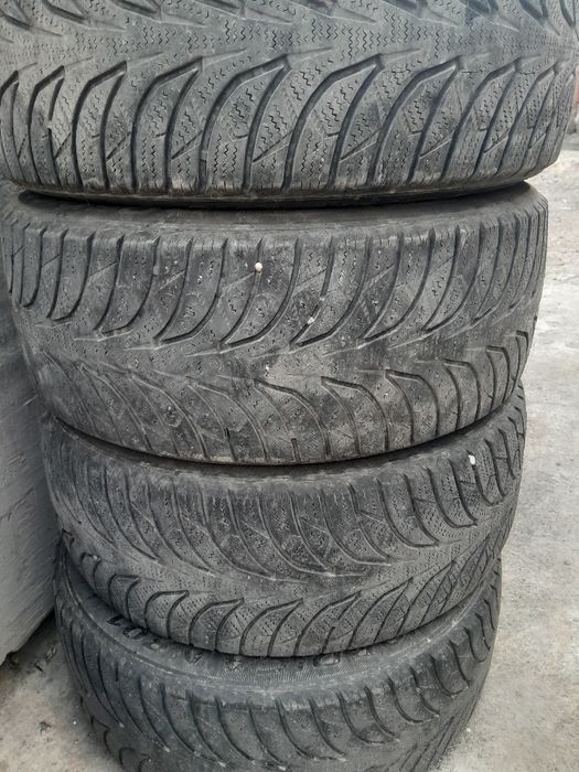 Зимние шины комплект